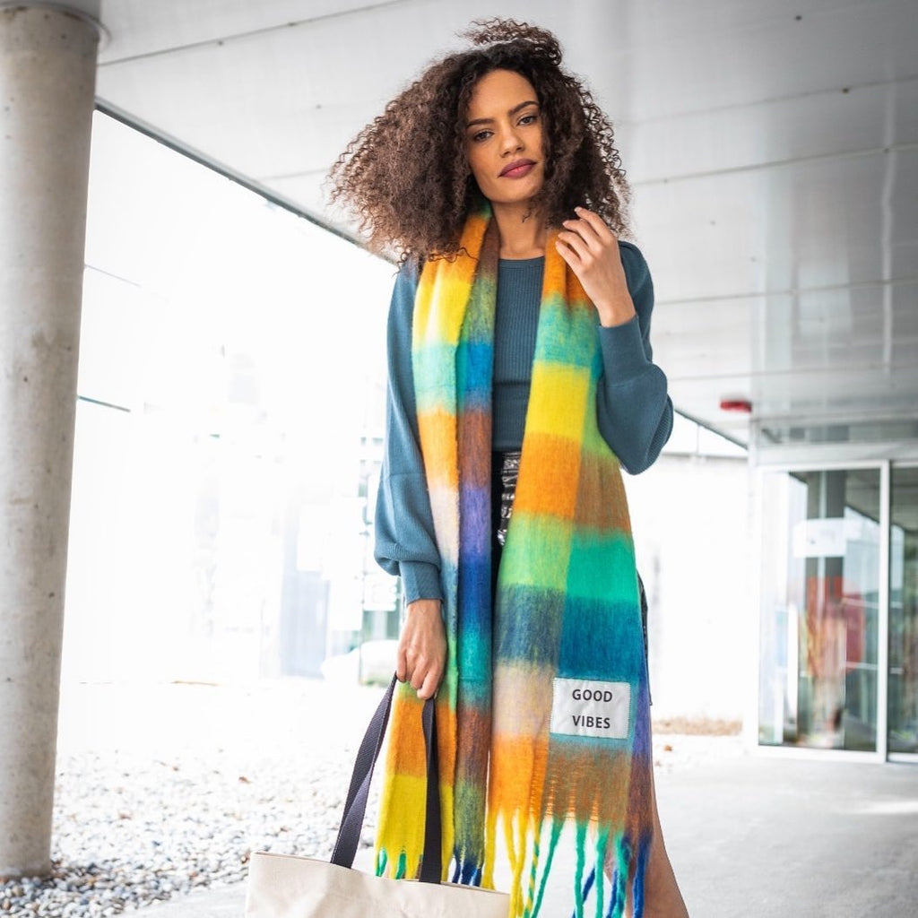 Verb to Do Maxi Schal Good Vibes