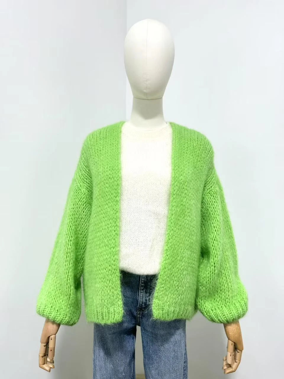 NEUE FARBE! Oversize Cardigan hellgrün (TikTok Cardigan) – LOLA