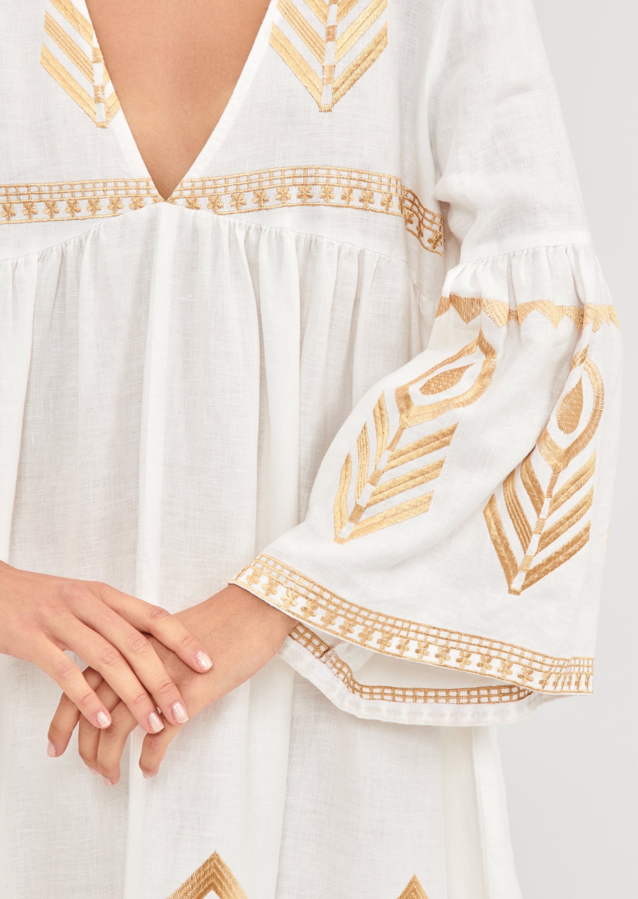 GREEK ARCHAIC KORI Linen Feather Midi Dress Weiss/ Gold LOLA Fashion Store GREEK ARCHAIC KORI Linen Feather Midi Dress Weiss/ Gold LOLA Fashion Store